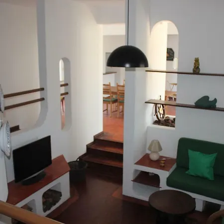 Near & Lisbon Corroios