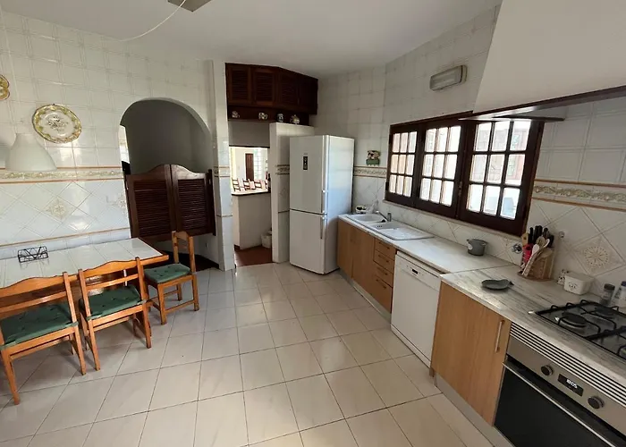 Villa Near & Lisbon Corroios