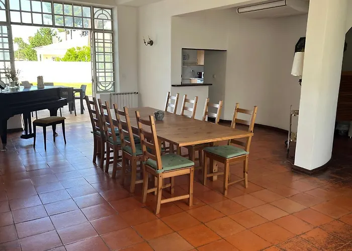 Near & Lisbon Villa Corroios