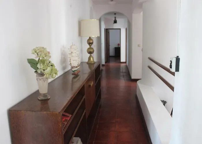 Near & Lisbon Corroios