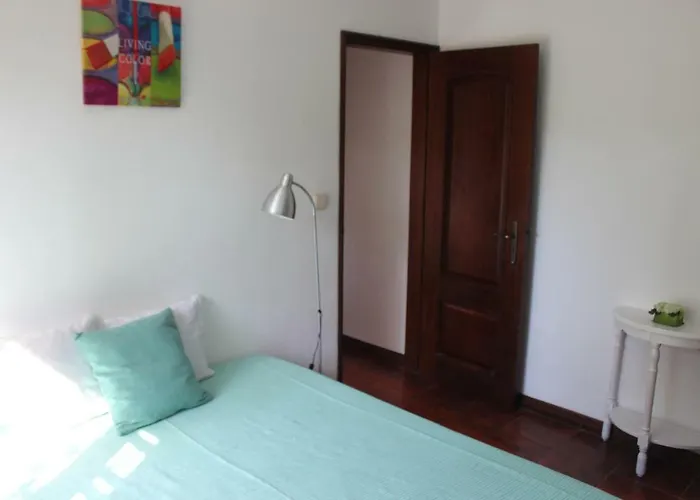 Near & Lisbon Corroios