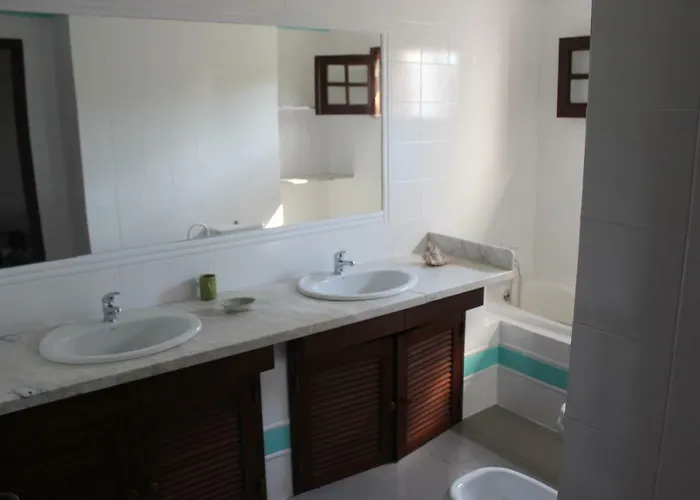 Near & Lisbon Villa *